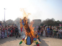 Carnaval de Trets Samedi 17 Mars => LE REPORTAGE