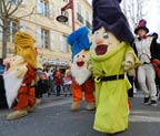 Extraits du carnaval : défilé, spectacle, les enfants costumés