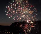Extrait de la cavalcade, les animations dans les rues, les enchères, spectacle de vachettes, le feu d'artifice, le bal populaire