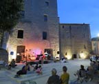 Reportage sur la fête de la musique avec les extraits des concerts de plusieurs groupes